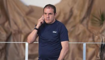 نجم كرة القدم المكسيكية السابق كواوتيموك بلانكو