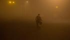 الضباب الدخاني يغلف مدنا في شمال الصين لليوم الرابع