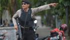القبض على 3 ألقوا قنبلة على قوة للشرطة في إندونيسيا 