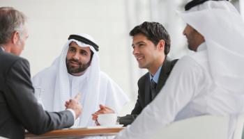 الإمارات تتفوق عالمياً في تحقيق طموحات المغتربين مهنياً