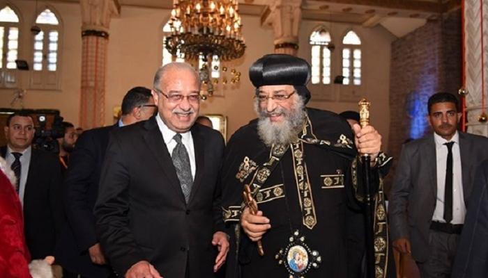 رئيس الوزراء المصري في الكاتدرائية لتهنئة البابا تواضروس بعيد الميلاد