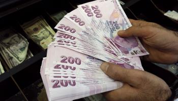 الليرة التركية تراجعت إلى مستوى قياسي