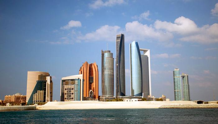 الإمارات توفر ظروف عمل مثالية للوافدين