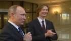 بالفيديو.. بوتين يشدو بأغنية مع طلاب جامعة موسكو