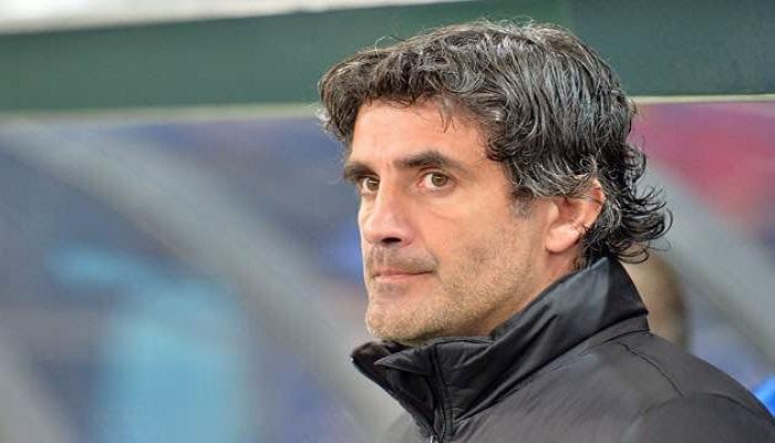 مصادر عيناوية توضح خلفيات التعاقد مع مدرب النصر