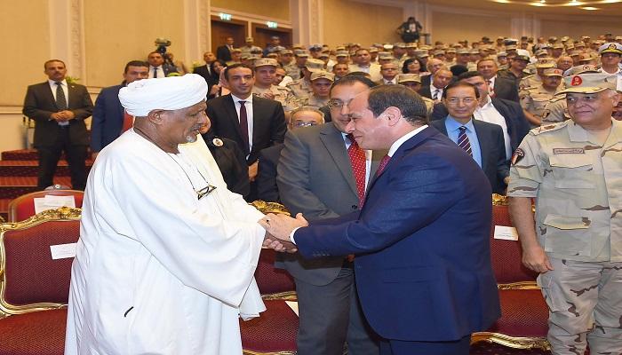 السيسي يستقبل أحمد إدريس صاحب شفرة حرب أكتوبر