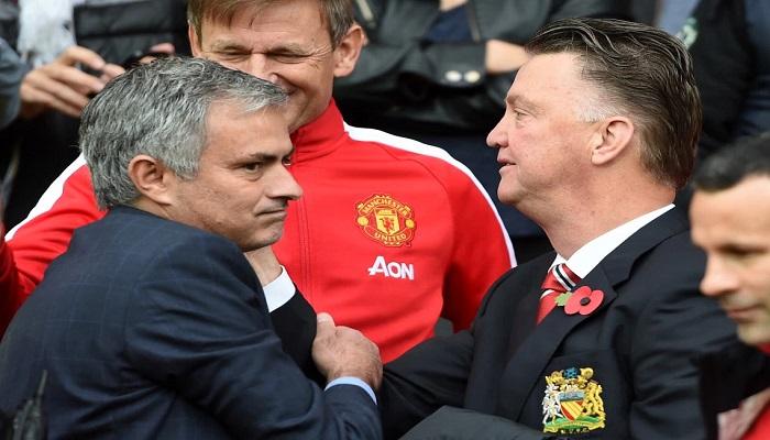 فان جال يتهم مورينيو باقصائه من تدريب يونايتد