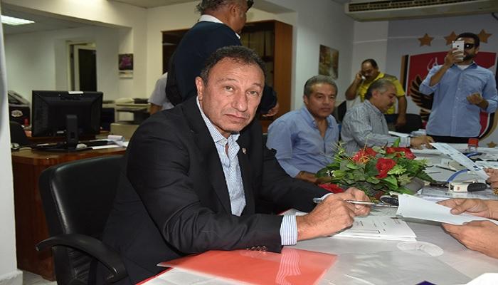 الخطيب يقدم أوراق ترشحه رسميا لرئاسة الأهلي