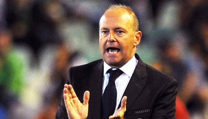 ديبورتيفو لاكورونيا يقيل مدربه بيبي ميل