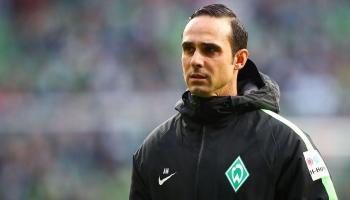 فيردر بريمن يقيل مدربه 