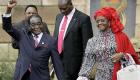 موجابي يمهد لزوجته رئاسة زيمبابوي بإقالة نائبه