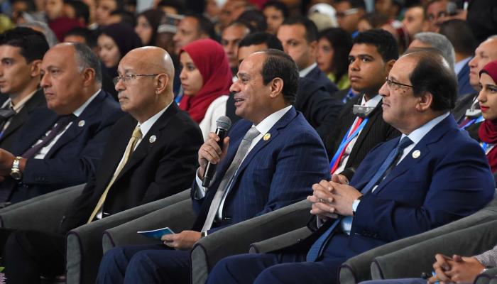 السيسي خلال مشاركته فى إحدى جلسات منتدى الشباب