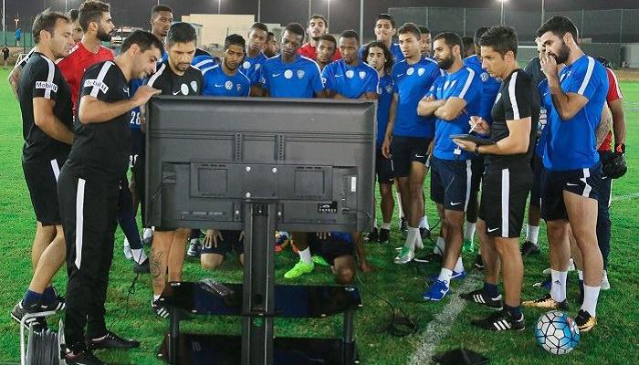 الهلال يستعد لليابانيين بالأجهزة الذكية