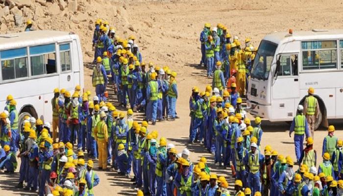 عمال الملاعب في قطر