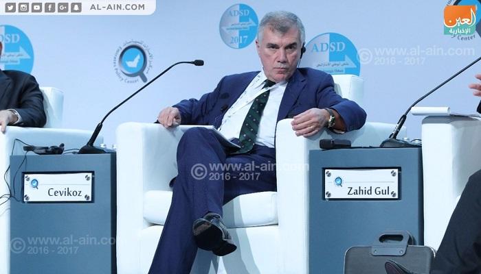 اونال جيفيكوز ، الدبلوماسي التركي السابق