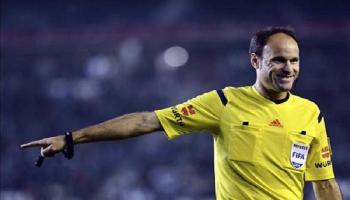 ماركا : لاهوز تغاضى عن 3 ركلات جزاء في مباراة إيطاليا والسويد