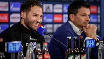 مدرب شالكه يحذر من الاستهانة بدورتموند في ديربي الرور