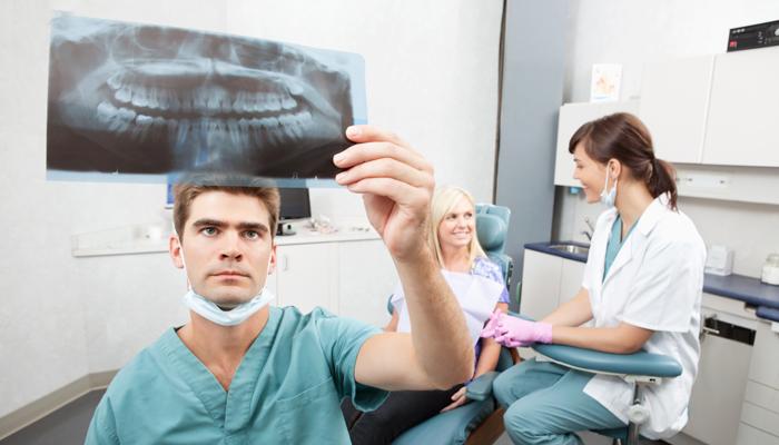 7 أمراض خطيرة قد تصيبك بسبب عدم تنظيف الأسنان