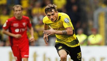 لاعب دورتموند يتعرض لإصابة "خطيرة" في الركبة