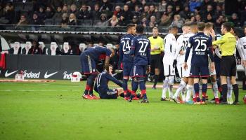 لاعب يعود من الطرد في لقاء فرانكفورت وبايرن