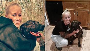 الشابة قبل مقتلها مع الكلبين