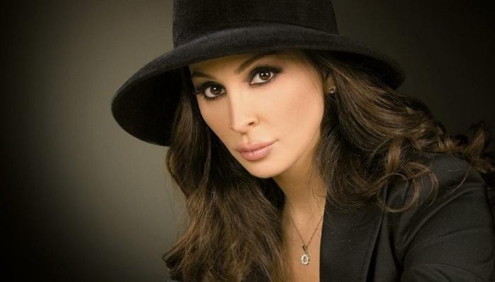 إليسا ابنة مدرس اللغة العربية تغرد بالإنجليزية
