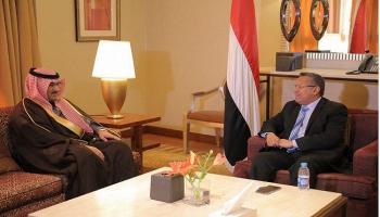 الدكتور أحمد عبيد بن دغر رئيس الوزراء اليمني مع السفير السعودي