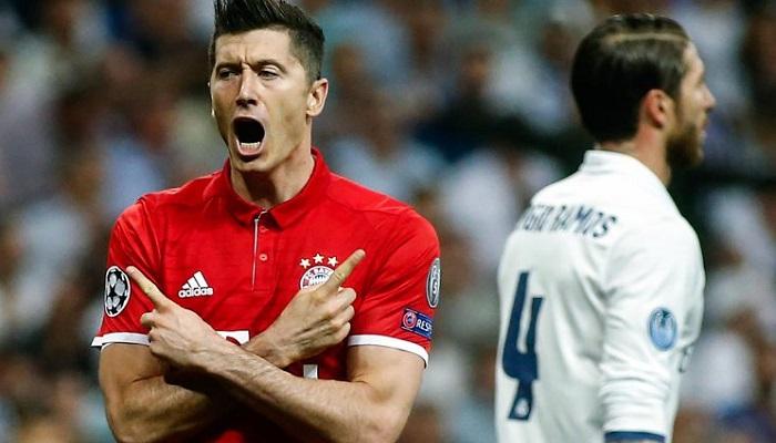 ليفاندوفسكي يحتفل بالتسجيل في ريال مدريد