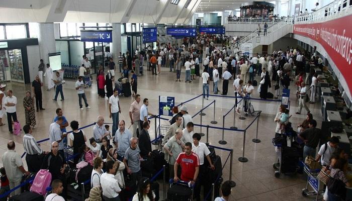 الجزائريون يفضلون الخارج لتمضية عطلاتهم