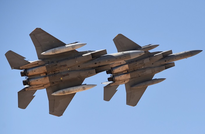 طائرتان مقاتلتان سعوديتان من طراز أف 15