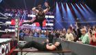 "غدر سترومان" يساعد أوينز على الاحتفاظ بلقب WWE