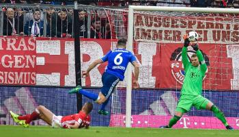 نوير أمام شالكه