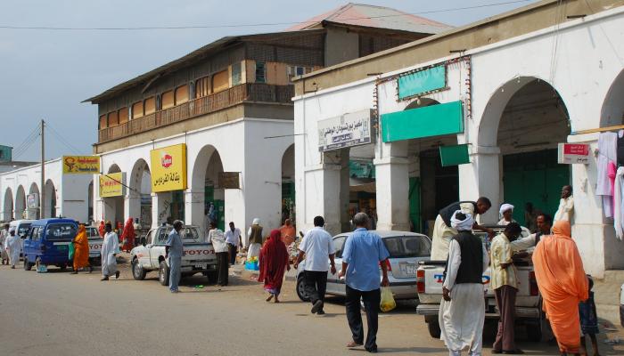 السودان يطالب بإعفائه من ديونه