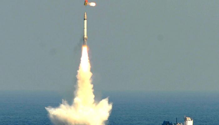 باكستان تجري أول اختبار لإطلاق صاروخ نووي من غواصة