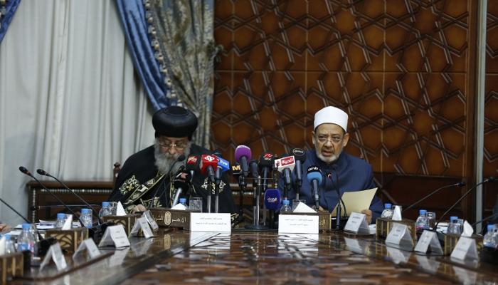 شيخ الأزهر والبابا تواضروس خلال الاجتماع