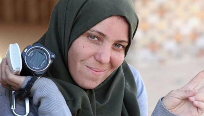 الصحفية سميرة مواقي