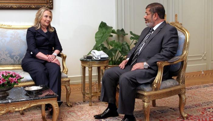 مرسي في لقاء سابق مع هيلاري كلينتون