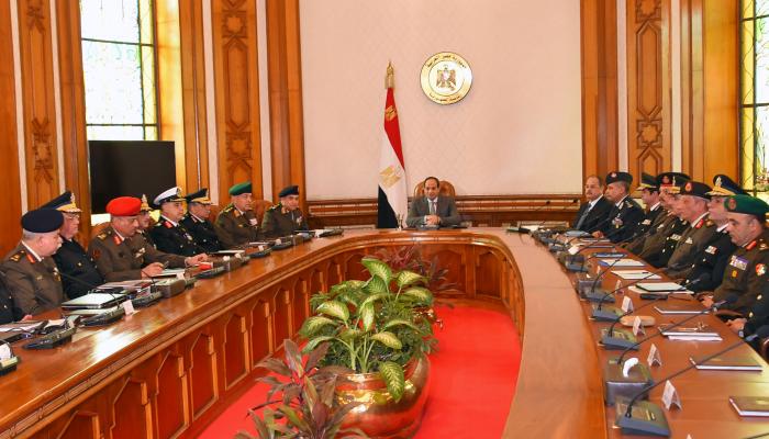 اجتماع السيسي مع قيادات الجيش والشرطة