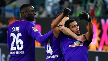 جنابري يحتفل بأحد هدفيه