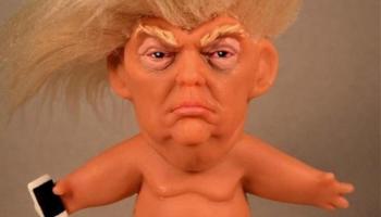 دمية ترامب تشبه دمى الترولز الشهيرة