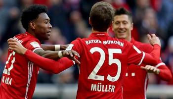 مولر يحتفل بأحد أهداف بايرن