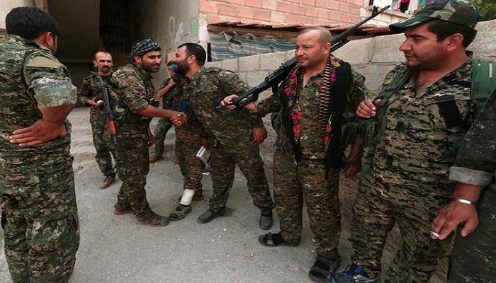 مقاتلون من وحدات حماية الشعب الكردية