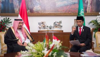 لقاء العاهل السعودي مع رئيس إندونيسيا