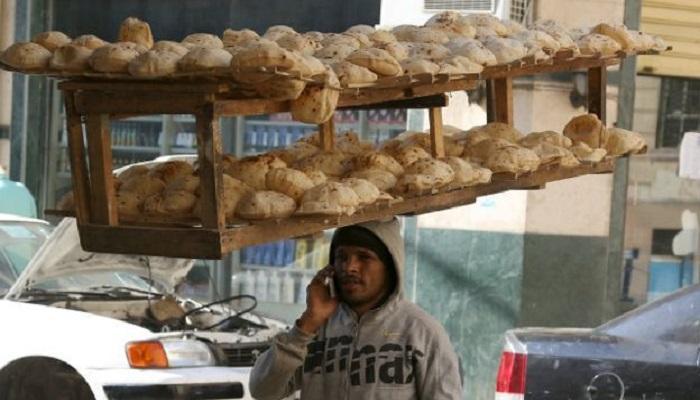  الخبز يمثل العنصر الرئيسي في وجبات المصريين