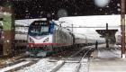 بالفيديو.. قطار نيويورك يكسو الركاب بالثلج