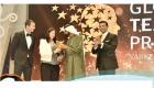 محمد بن راشد يكرم كندية فائزة بجائزة المعلم العالمية