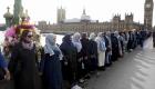 بالصور.. مسلمات لندن في وقفة لدعم ضحايا البرلمان