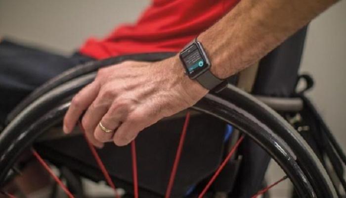ساعة أبل الذكية المخصصة لمستخدمي الكراسي المتحركة