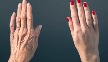 كيف تتعاملين مع التغيرات العُمرية لأظافرك ويديك؟