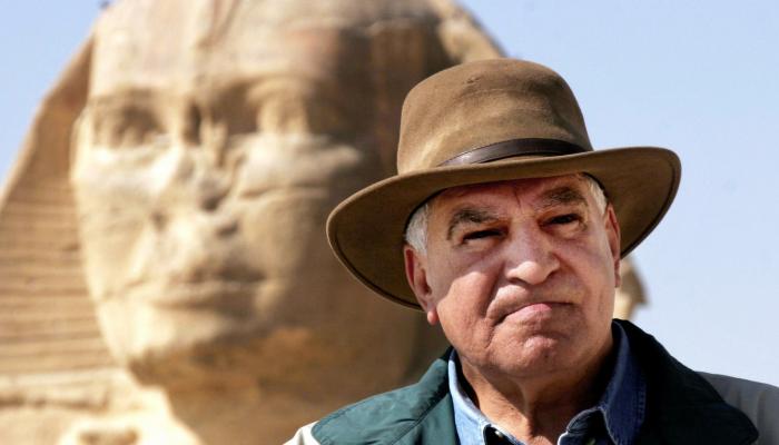 عالم الآثار زاهي حواس